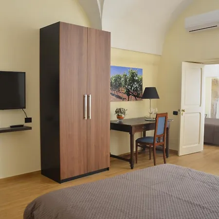 Negramaro Bed and Breakfast Λέτσε